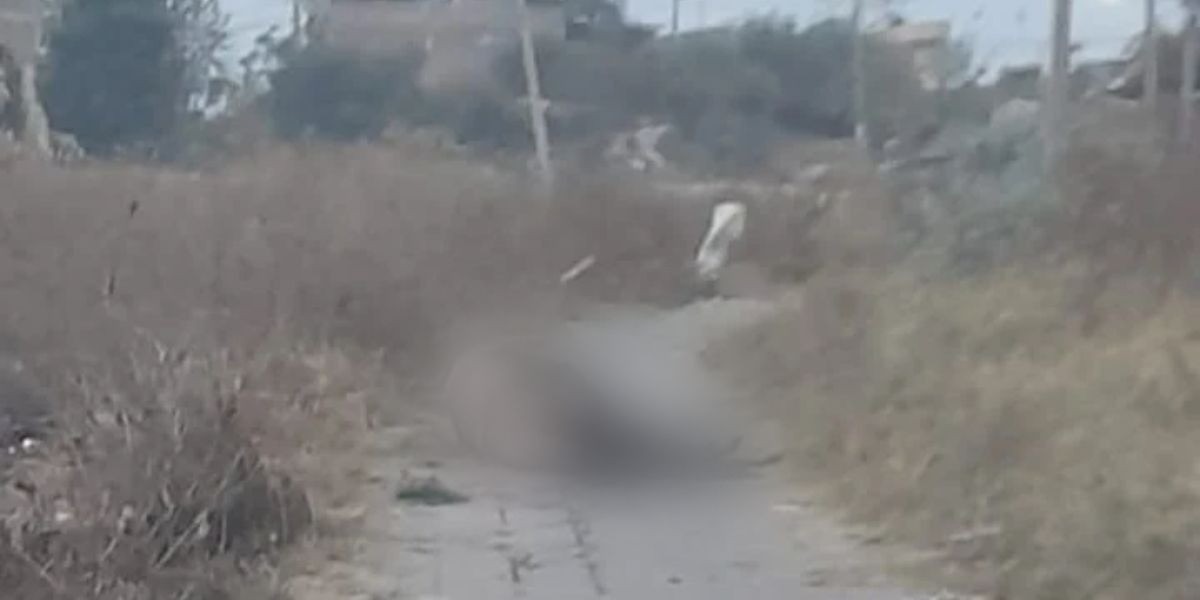 Abandonan cuerpo de mujer atrás de un kínder