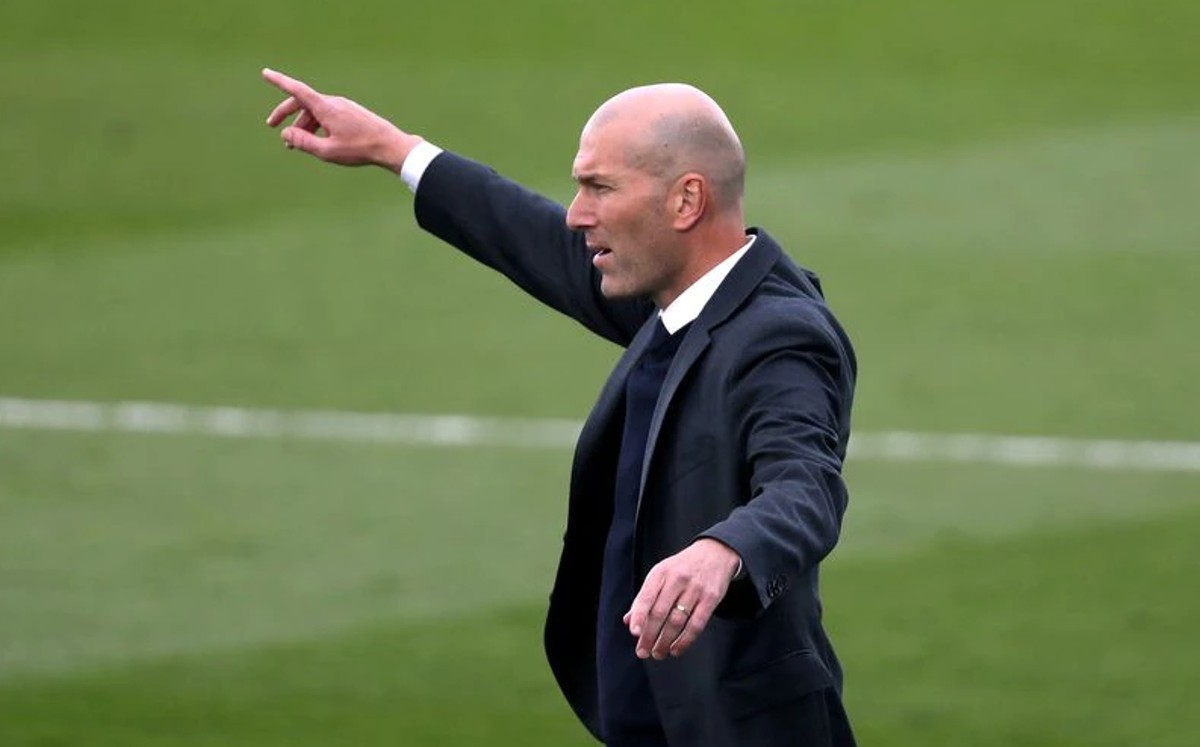 Zinedine Zidane es candidato para dirigir a Brasil