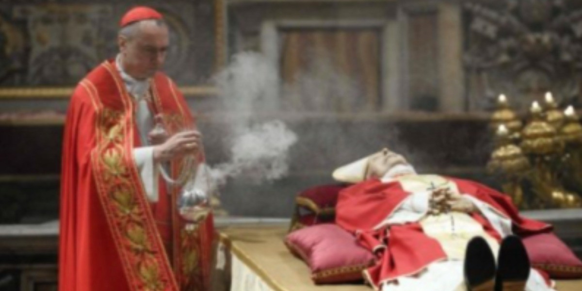 Velan a Benedicto XVI en Roma