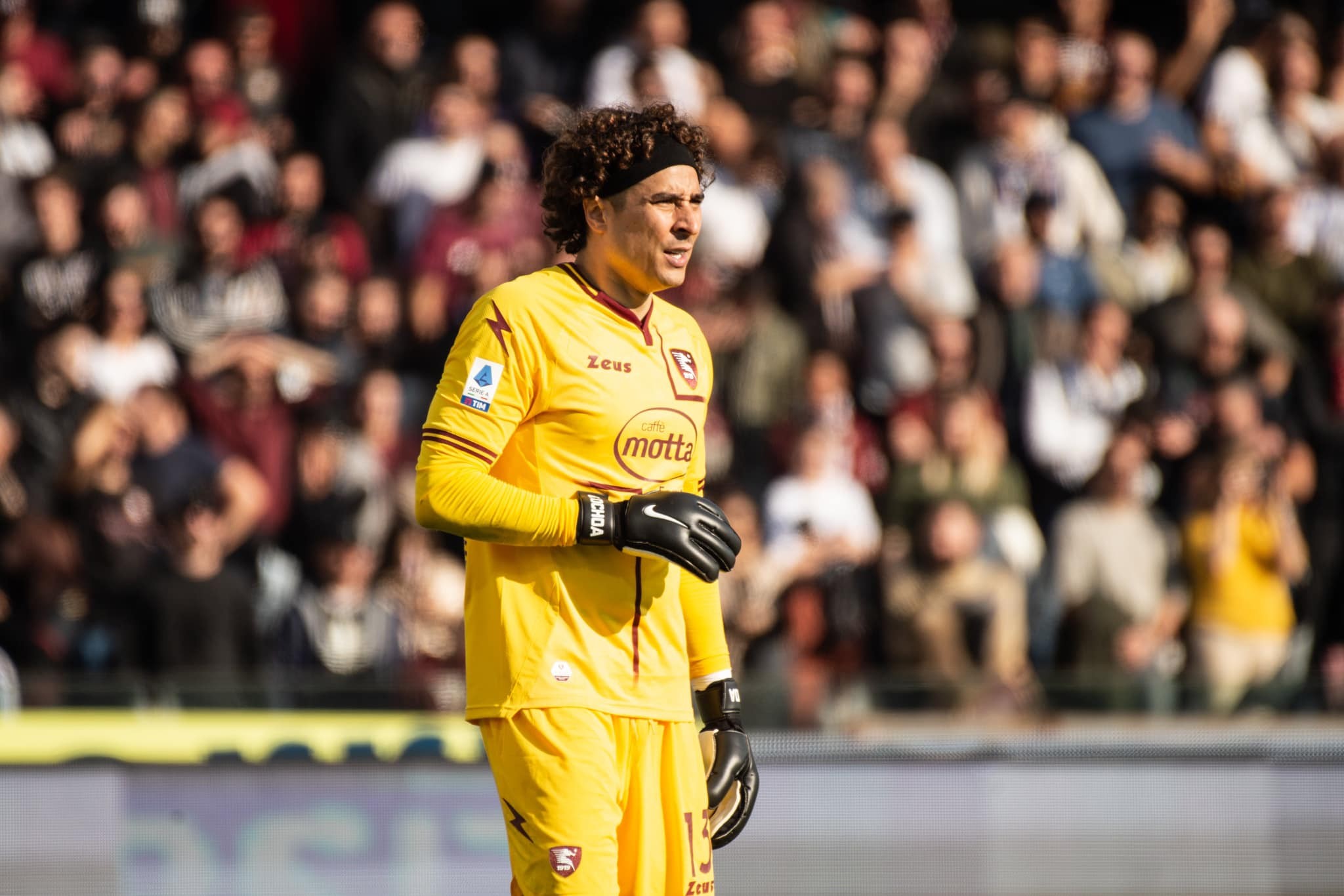 Amargo debut de Guillermo Ochoa con el Salernitana