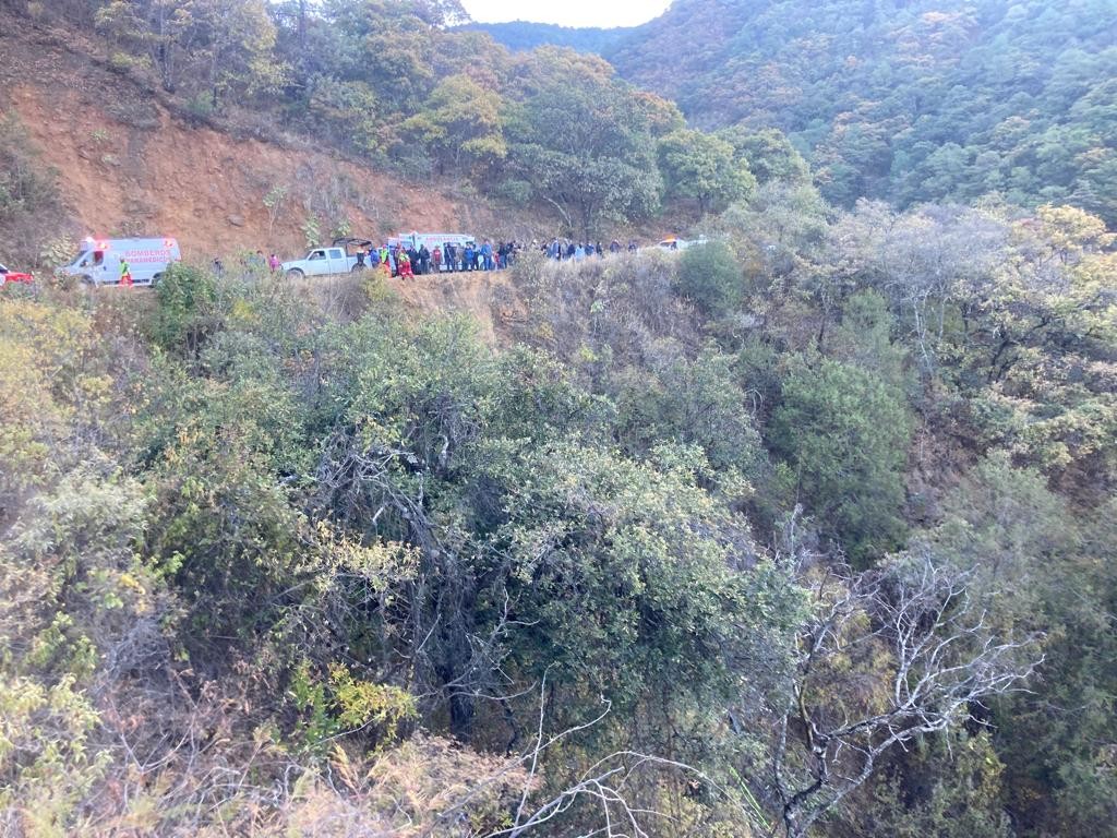 Se registra volcadura de Banda Encinera en Oaxaca