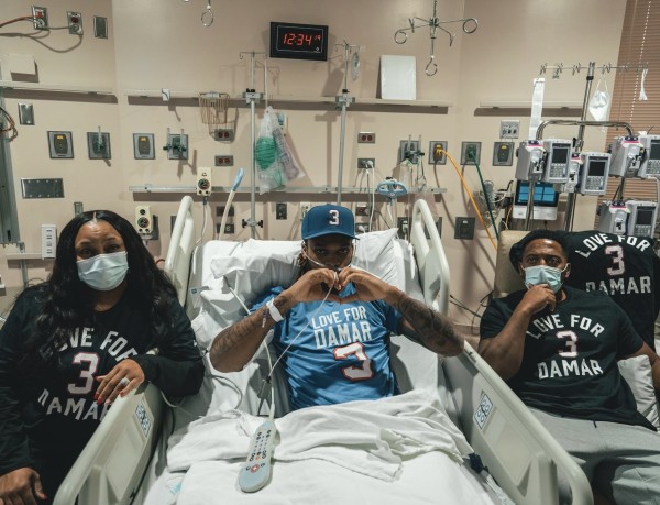 Dan de alta a Damar Hamlin