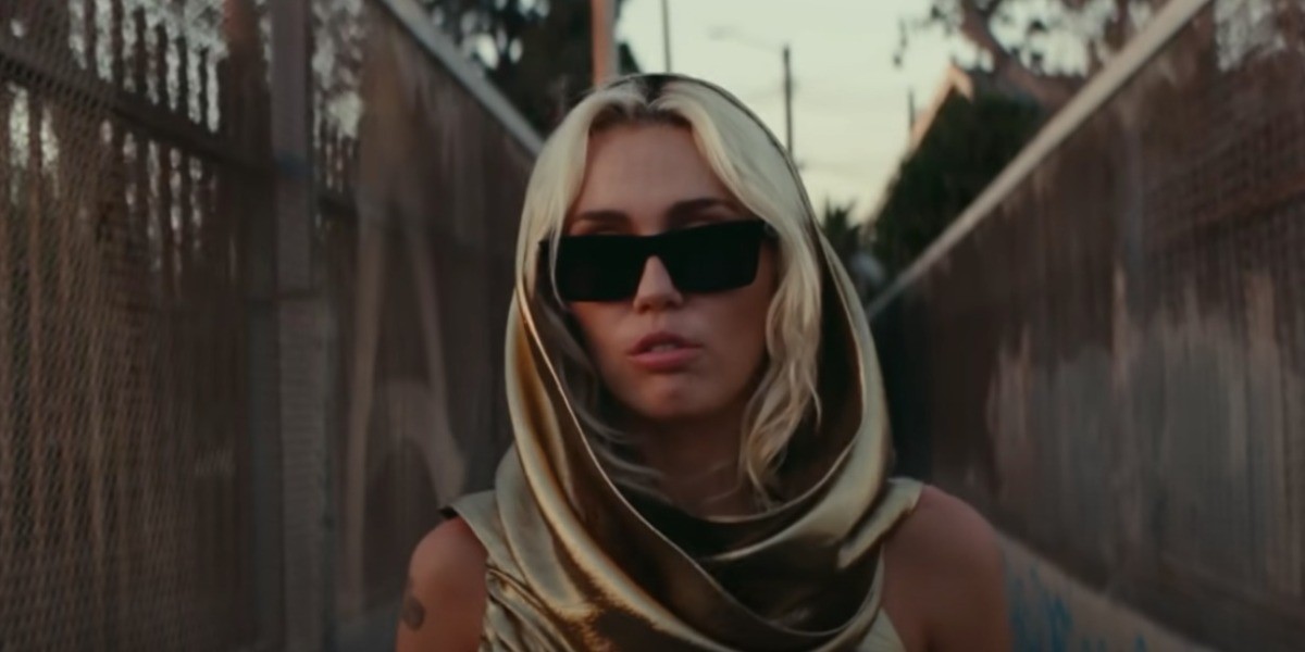 Miley Cyrus estrena canción en el cumpleaños de su ex
