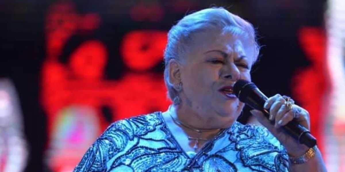 Paquita la del Barrio graba mensaje de apoyo a Shakira