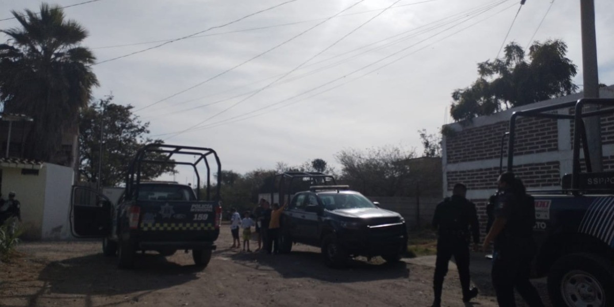 Matan a balazos a hombre en Los Pinos
