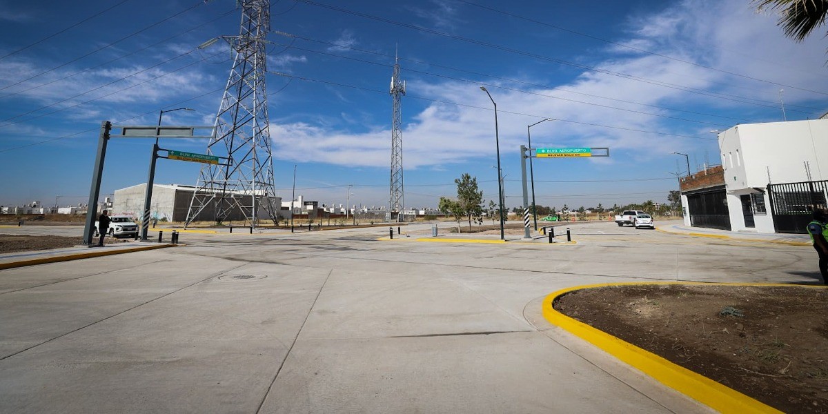 Entregan puente vehicular San Nicolás