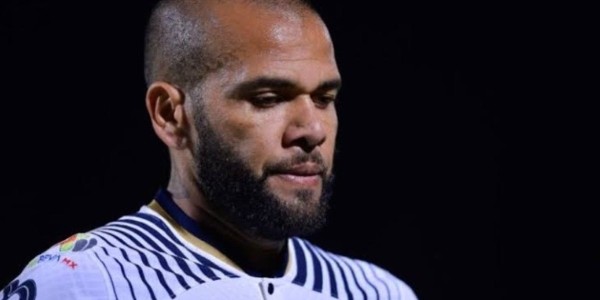 Detienen a Dani Alves en Barcelona 