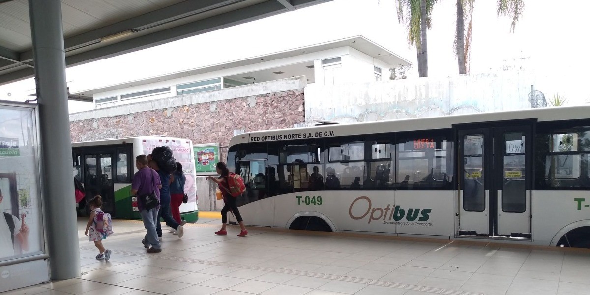 Considera activista injustificable el aumento a la tarifa de transporte