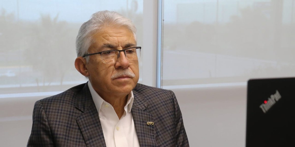 Igual que Libia, Ernesto Ayala pide ser institucionales y esperar los tiempos del PAN para elegir a candidato