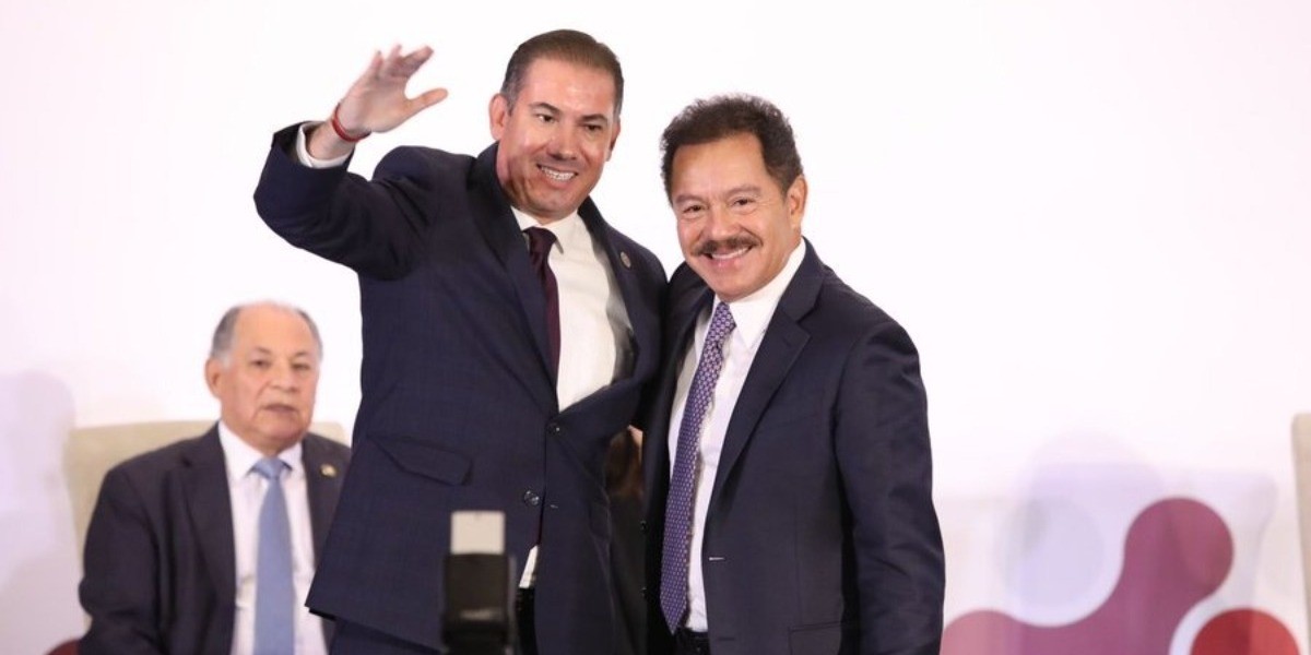 Justino Arriaga deja al PAN para sumarse a Morena