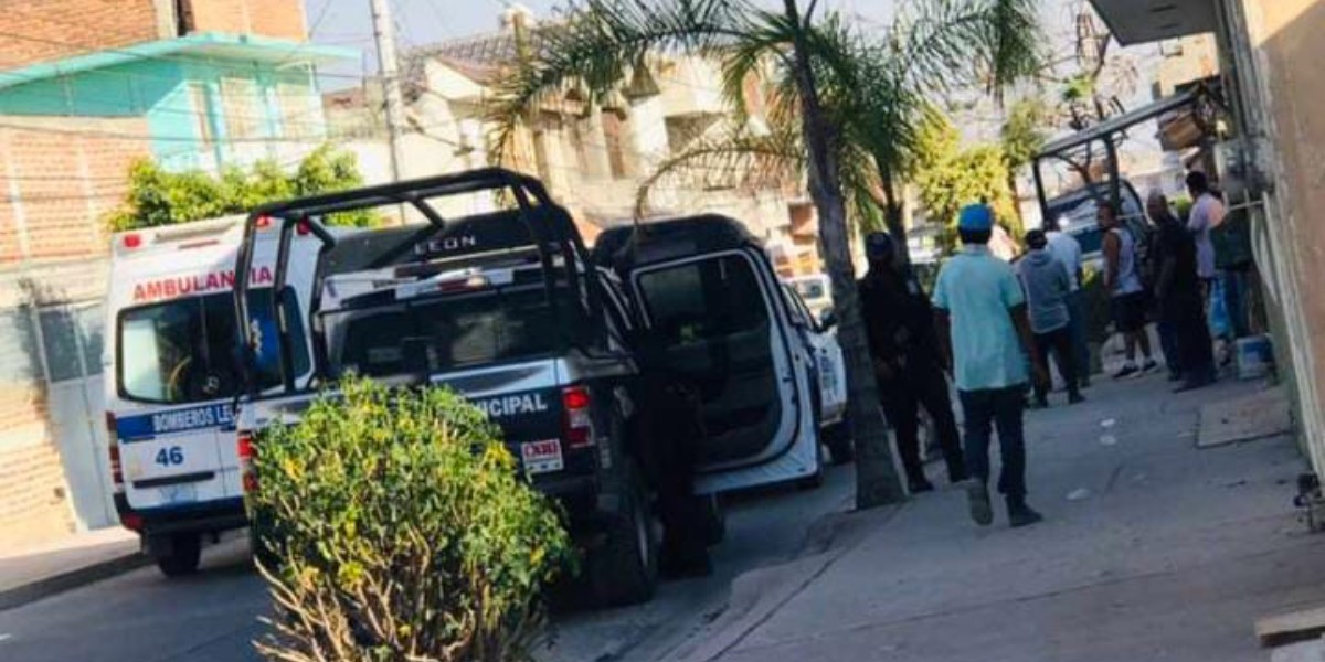 León: Ataque armado en barbería de Ciudad Satélite deja a un hombre muerto