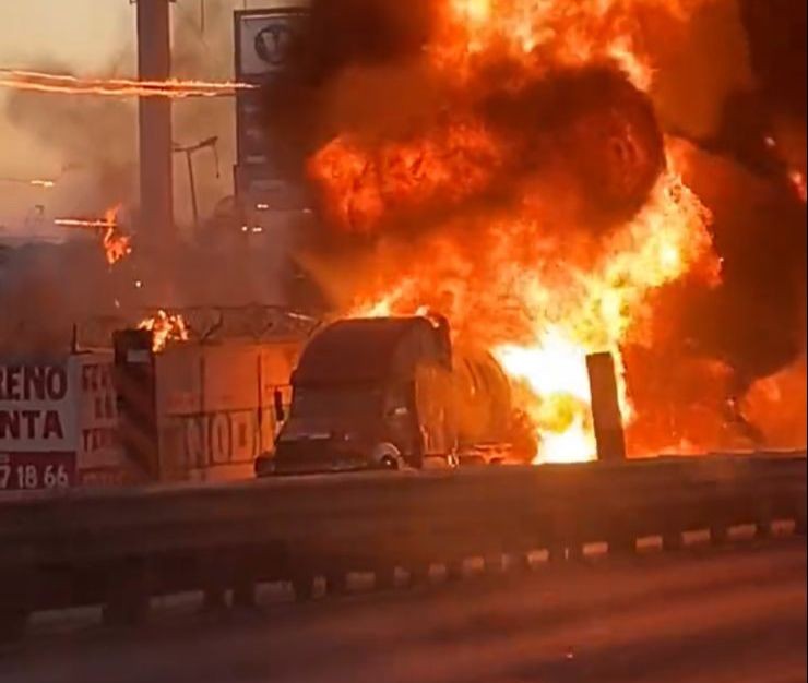 Explota pipa en la carretera León - Silao cerca de Maseca