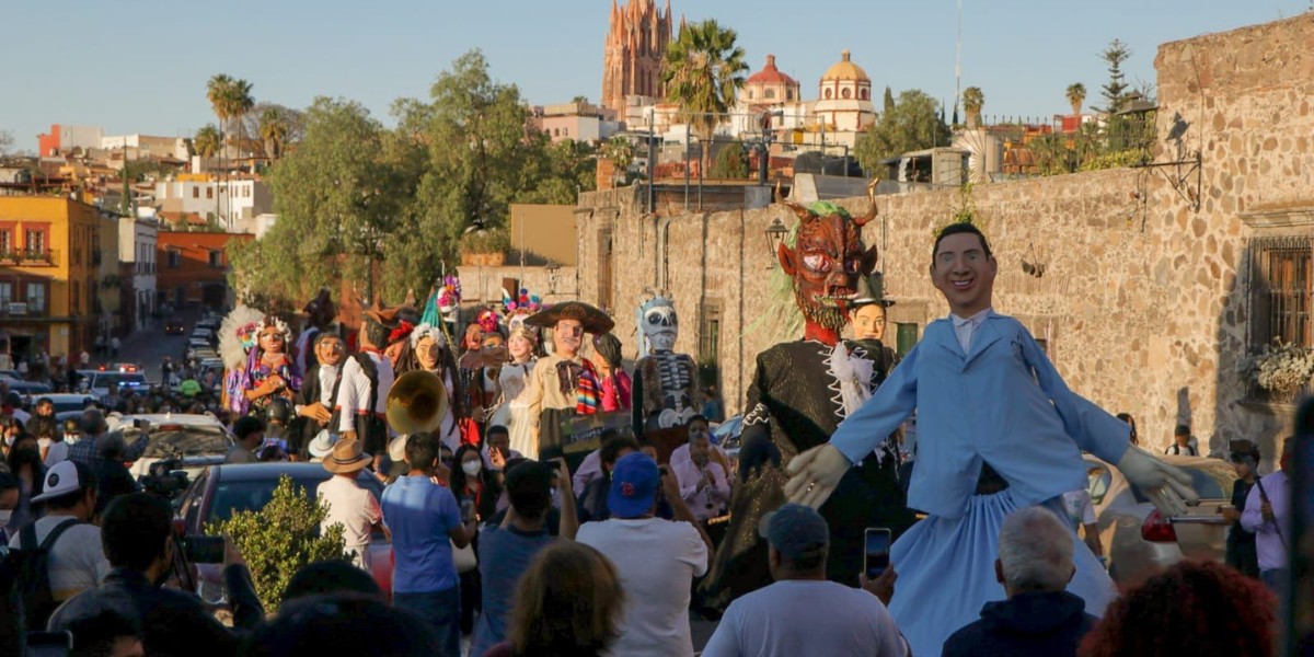 Palm Springs y San Miguel de Allende firman acuerdo de ciudades hermanas