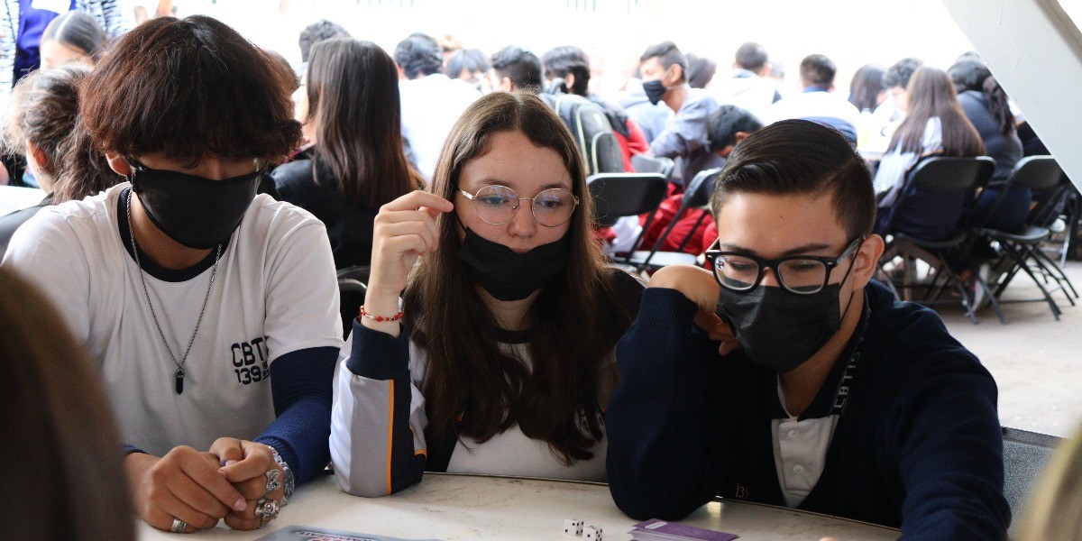 ¿Estudias secundaria o universidad en Guanajuato? ¡Checa estas becas!