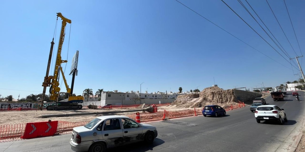 León: Actuario inspecciona obra del Puente Talabarteros tras amparo de particular