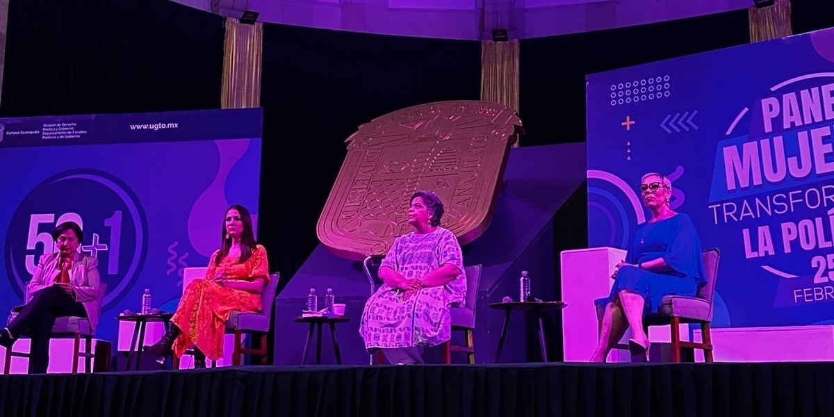 Arman panel y 'pasarela' de mujeres aspirantes a candidaturas