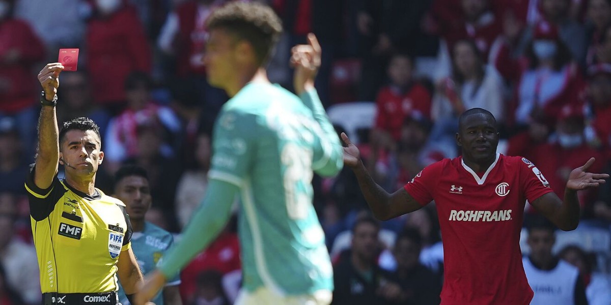 Club León reconoce su indisciplina en el torneo