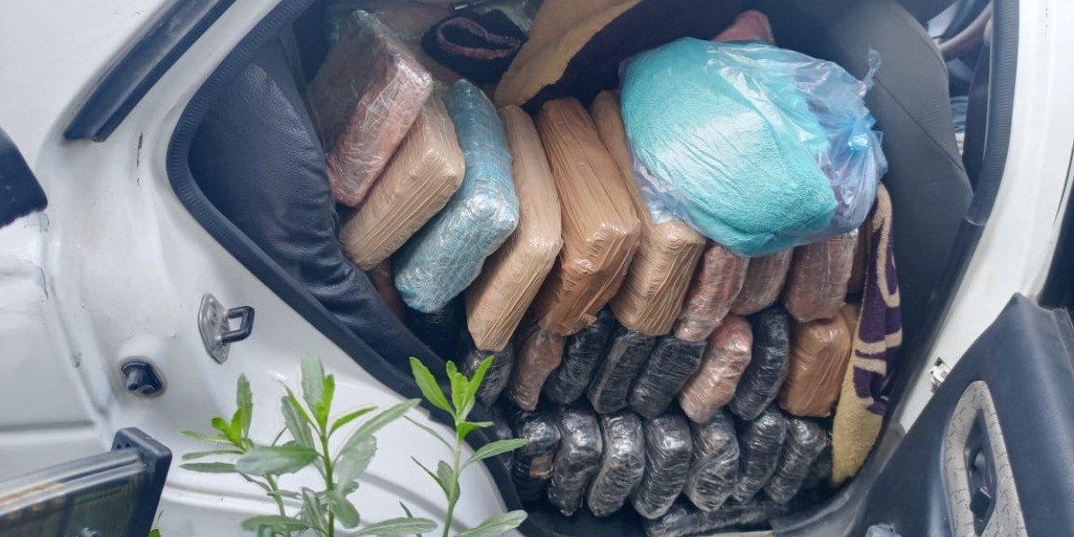 Detienen a dos personas con 273 paquetes de droga en Jerécuaro