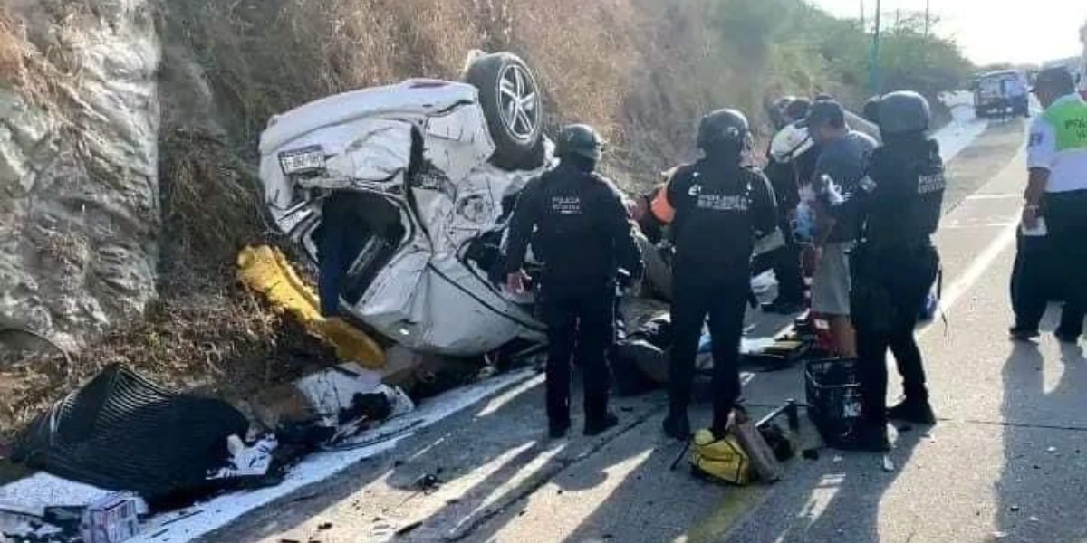 Turistas guanajuatenses sufren grave accidente en Zihuatanejo