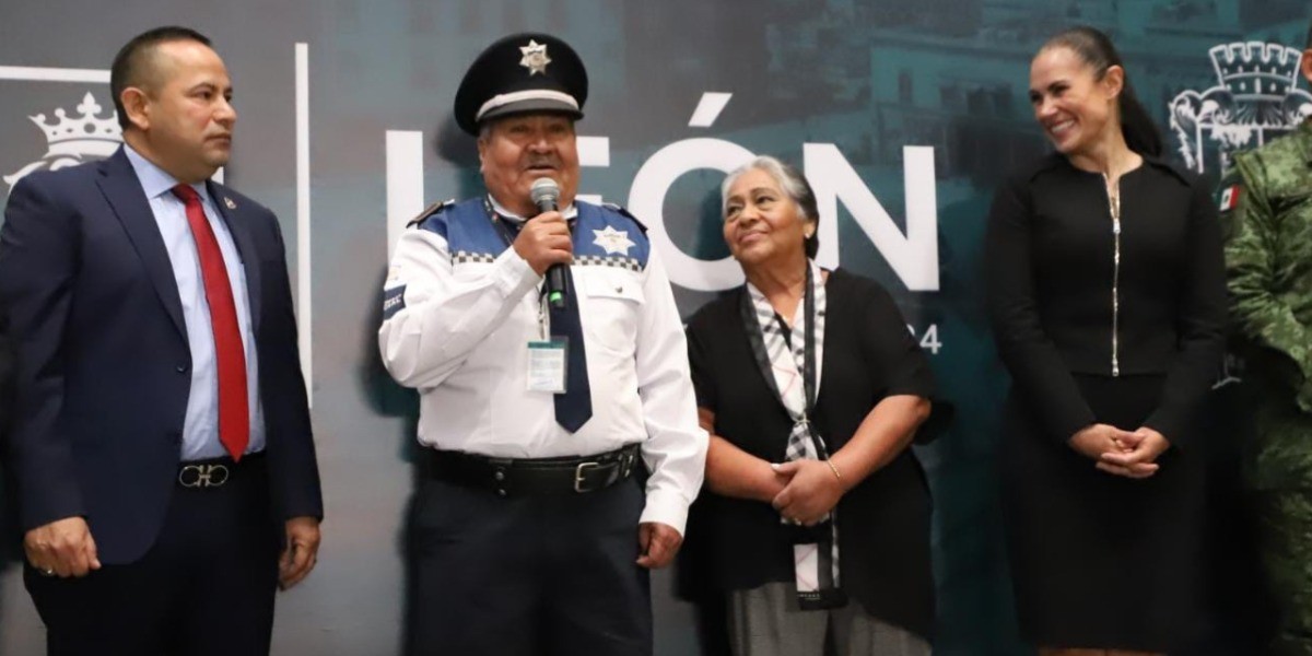 Reconocen trayectoria del comandante Salvador Vallejo Montiel