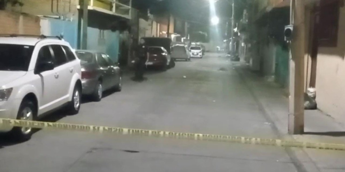 Balean a hombre mientras caminaba por San Miguel