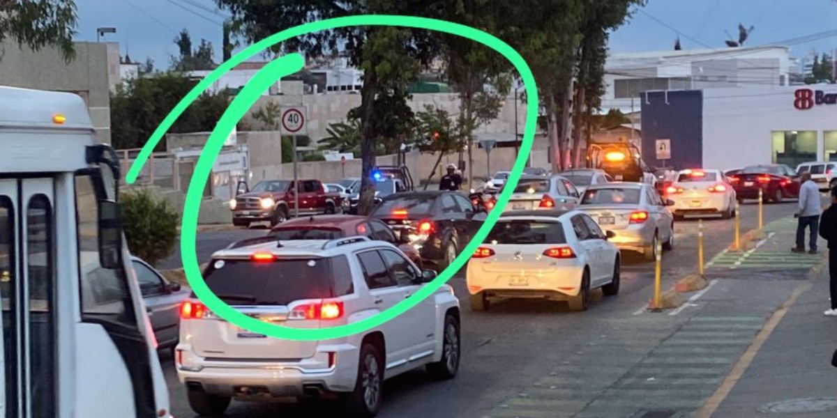 Lo balean en Lomas de la Trinidad y alcanza a pedir ayuda en clínica del IMSS