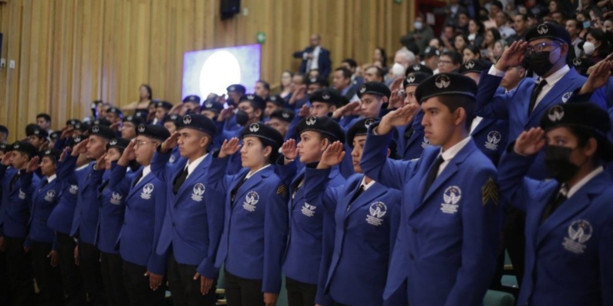 Por acoso, despiden a director de prepa militarizada en León