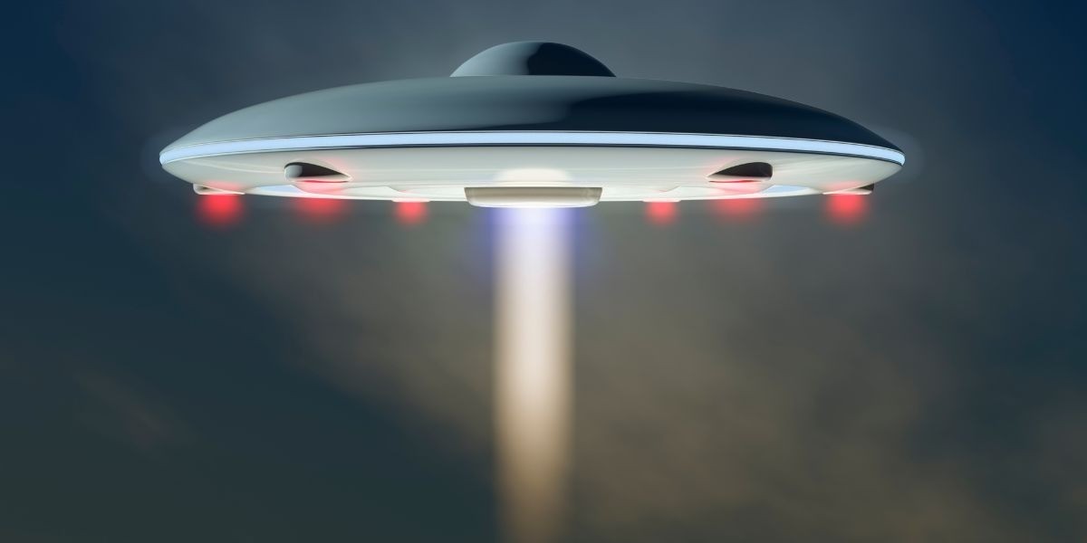 Una nave nodriza extraterrestre estaría cerca de la Tierra, según el Pentágono