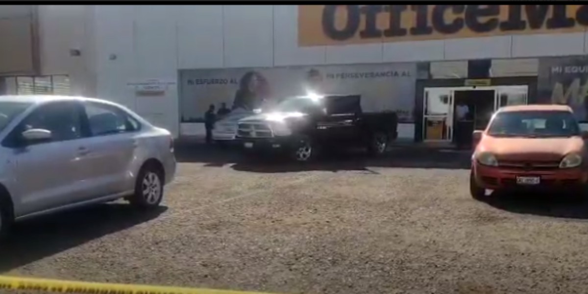 León: Ataque armado en tienda de productos escolares deja a un hombre lesionado