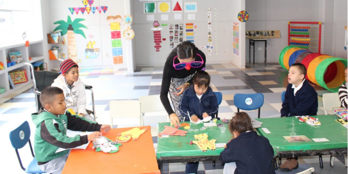 Sinhue anuncia la construcción de nueva aula especial en escuela primaria de León