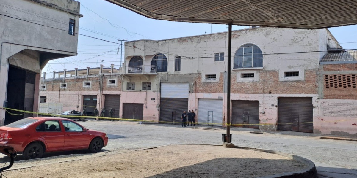 Balean a hombre mientras platicaba en calles de El Duraznal