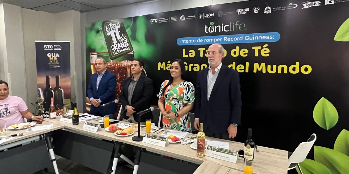 León: Buscan récord Guinness de la taza de té más grande del mundo