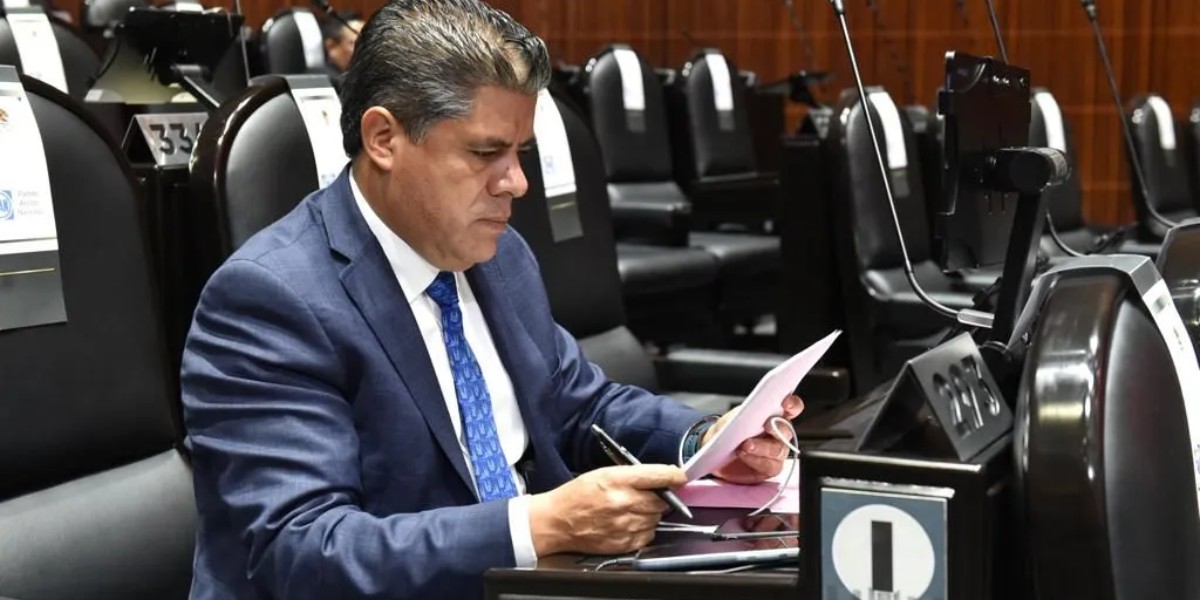 Román Cifuentes podría regresar a la Cámara de Diputados tras problema de salud