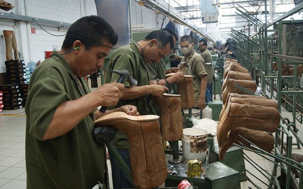 Suma León 2 mil 500 empleos formales en marzo