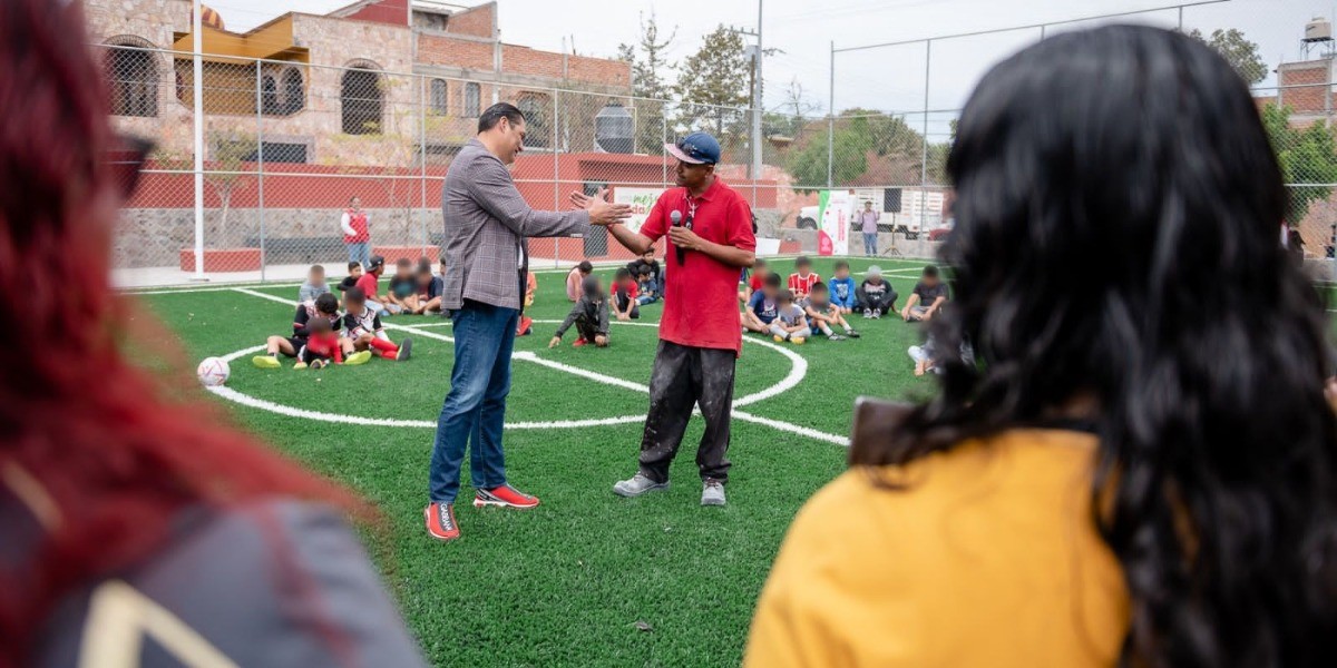 San Miguel de Allende inaugura cancha de futbol
