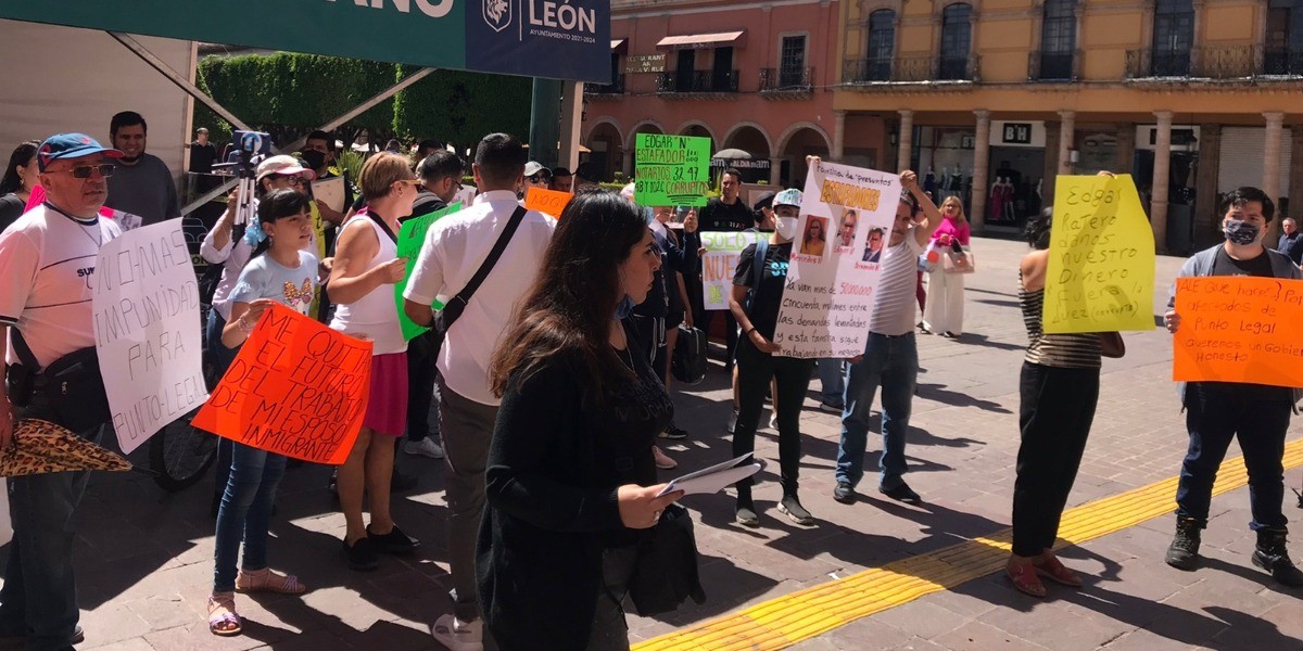 Víctimas de fraude inmobiliario exigen justicia y realizan marcha pacífica