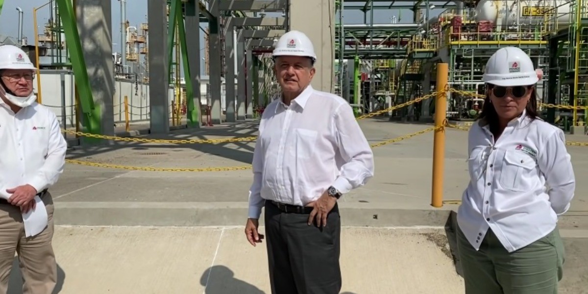 López Obrador visitará refinería de Salamanca