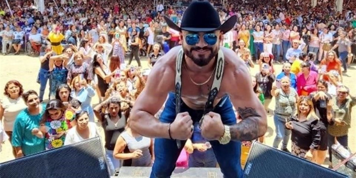 Festejan con strippers a empleadas de Gobierno de Oaxaca