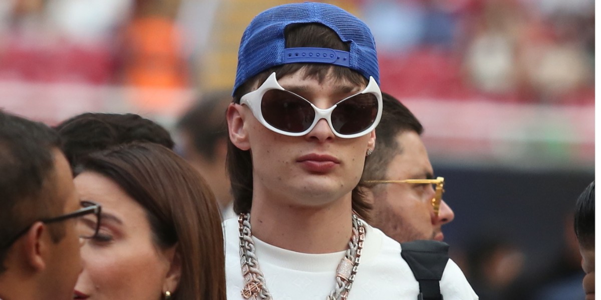 Urge SNTE prohibir a Peso Pluma en escuelas