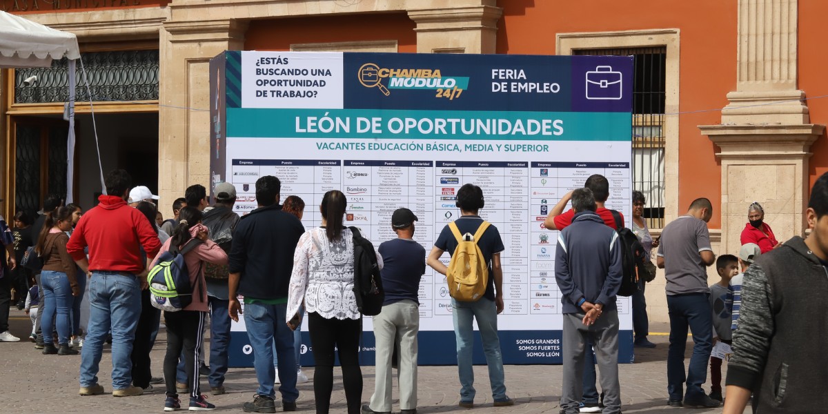 ¿Sin trabajo?, checa las vacantes en los más de cien ‘Chambamódulos’ instalados en León