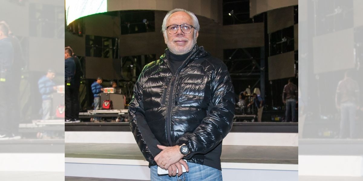 Condenan a Luis de Llano por daño moral a Sasha Sokol
