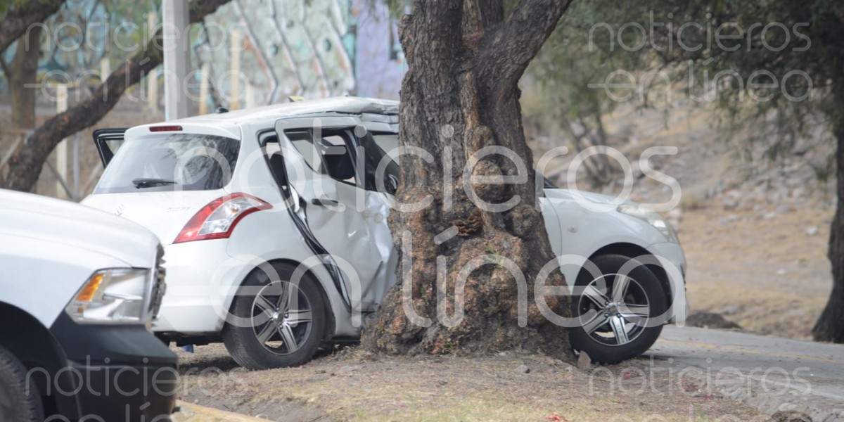 Madre pierde la vida en accidente vial en Las Mandarinas; su hijo manejaba