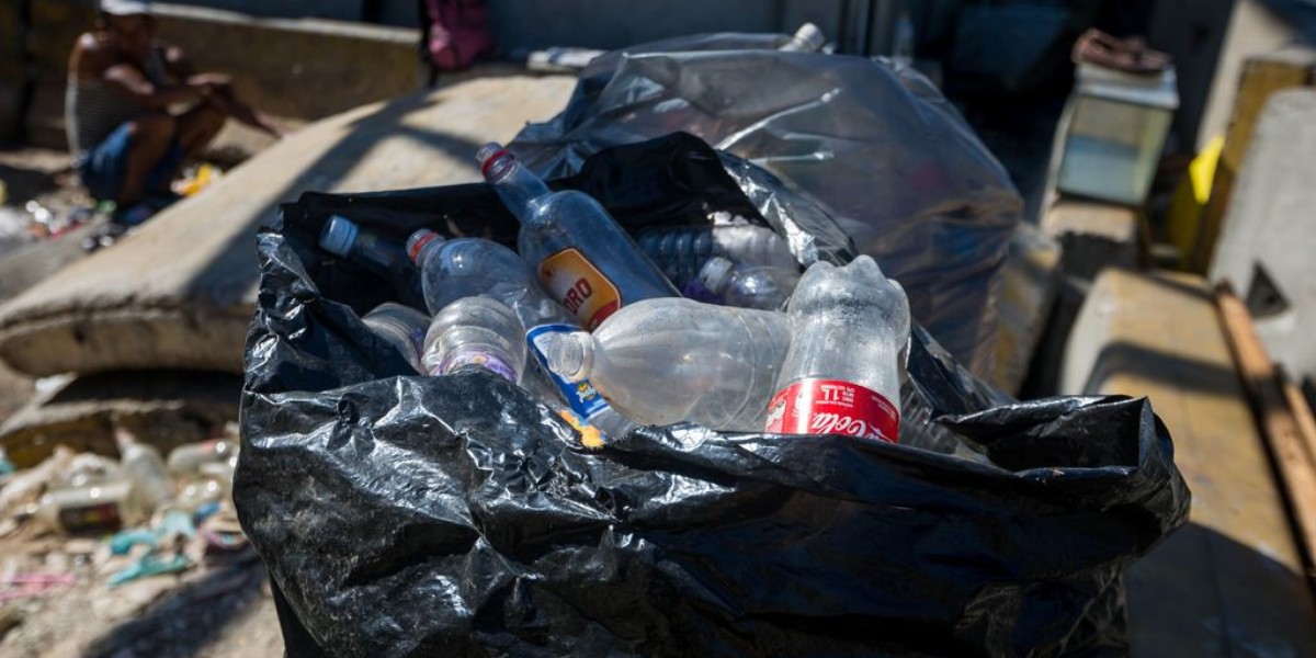 Cambia una bolsa jumbo de material valorizable por una despensa en León