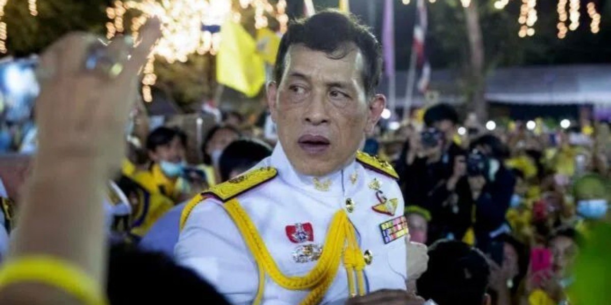 La vida del Rey de Tailandia, piensa que es un semidiós 