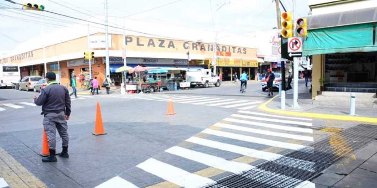 Buscan ambulantes locales en la Zona Piel 