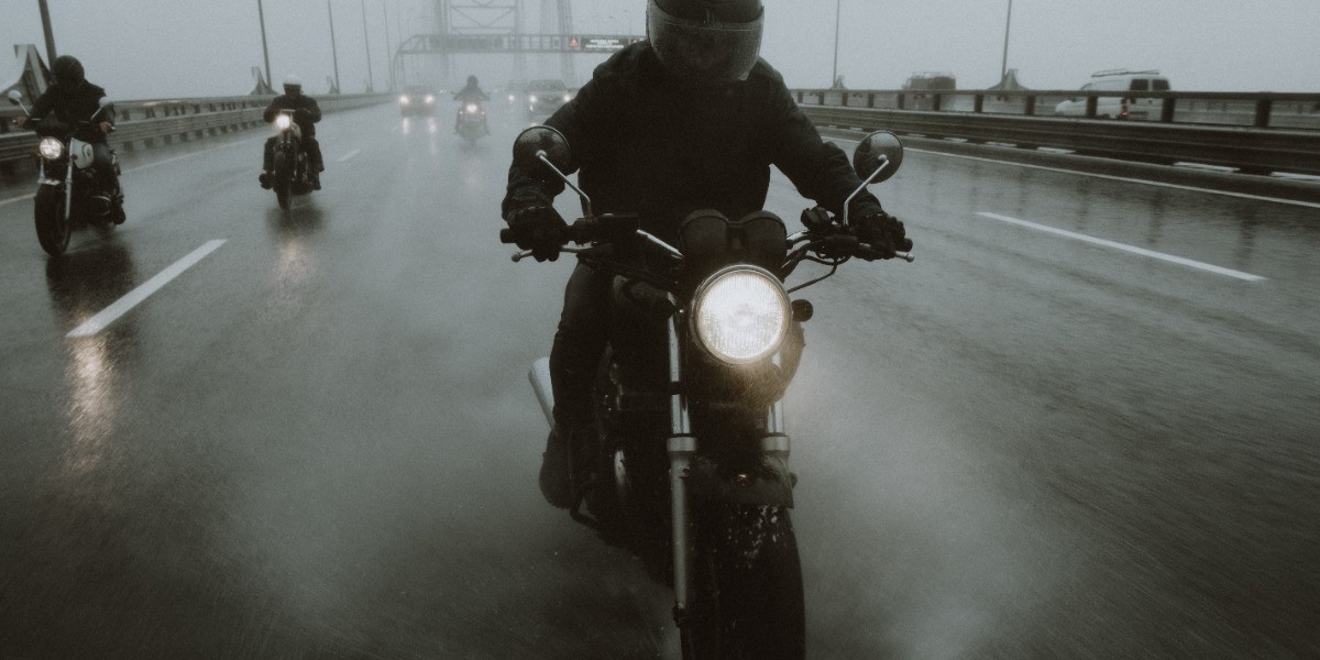 Denuncian mujeres ser perseguidas por encapuchados en León