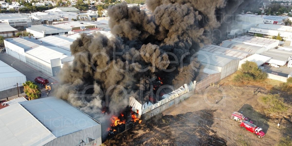 Dos de las bodegas incendiadas en León serían demolidas por daño estructural