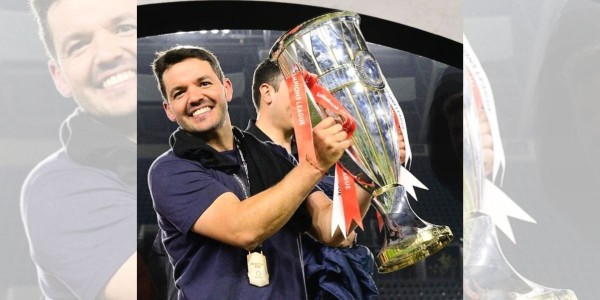 Nicolás Larcamón obtiene su primer título en su carrera como entrenador