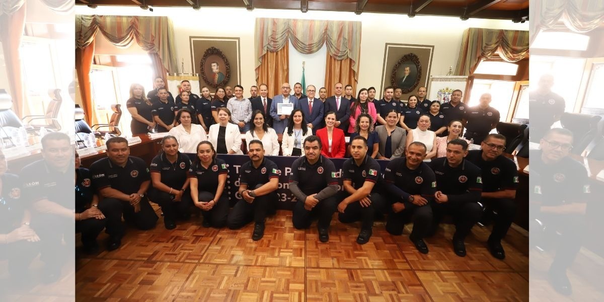 Rinde protesta nuevo Consejo Directivo del Patronato de Bomberos