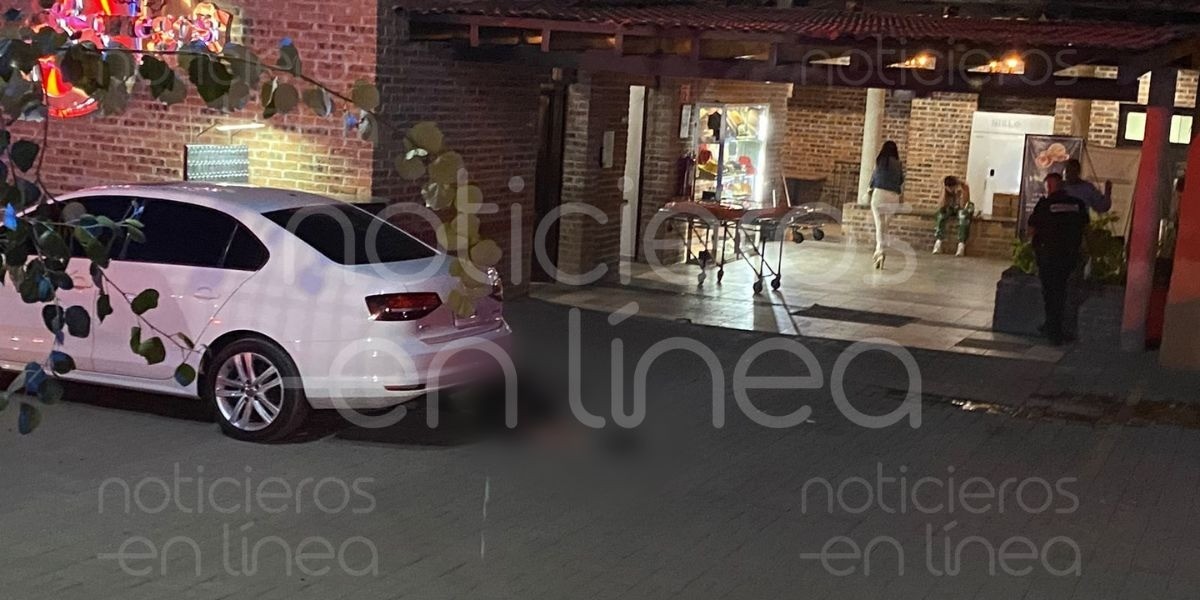 Atacan a balazos a 4 comensales en el restaurante Borregos, muere hombre 